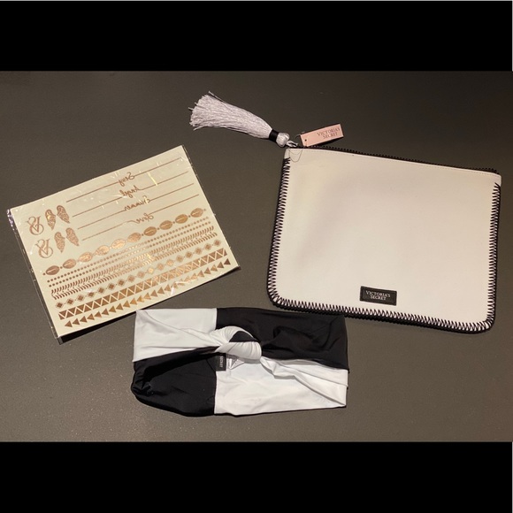 💋2/$30💋 Victoria Secret bundle pack - Picture 1 of 3